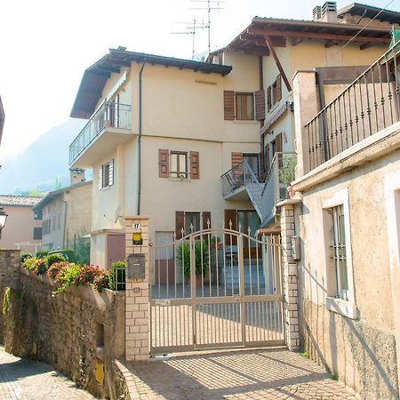 شقة Tremosine  في Casa Del Borgo Vesio المظهر الخارجي الصورة